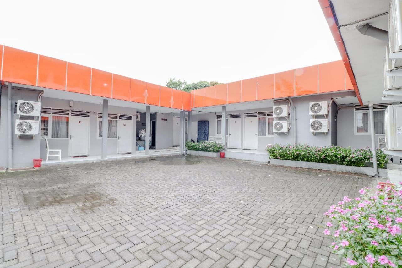 Ratu Guesthouse Sleman  Zewnętrze zdjęcie